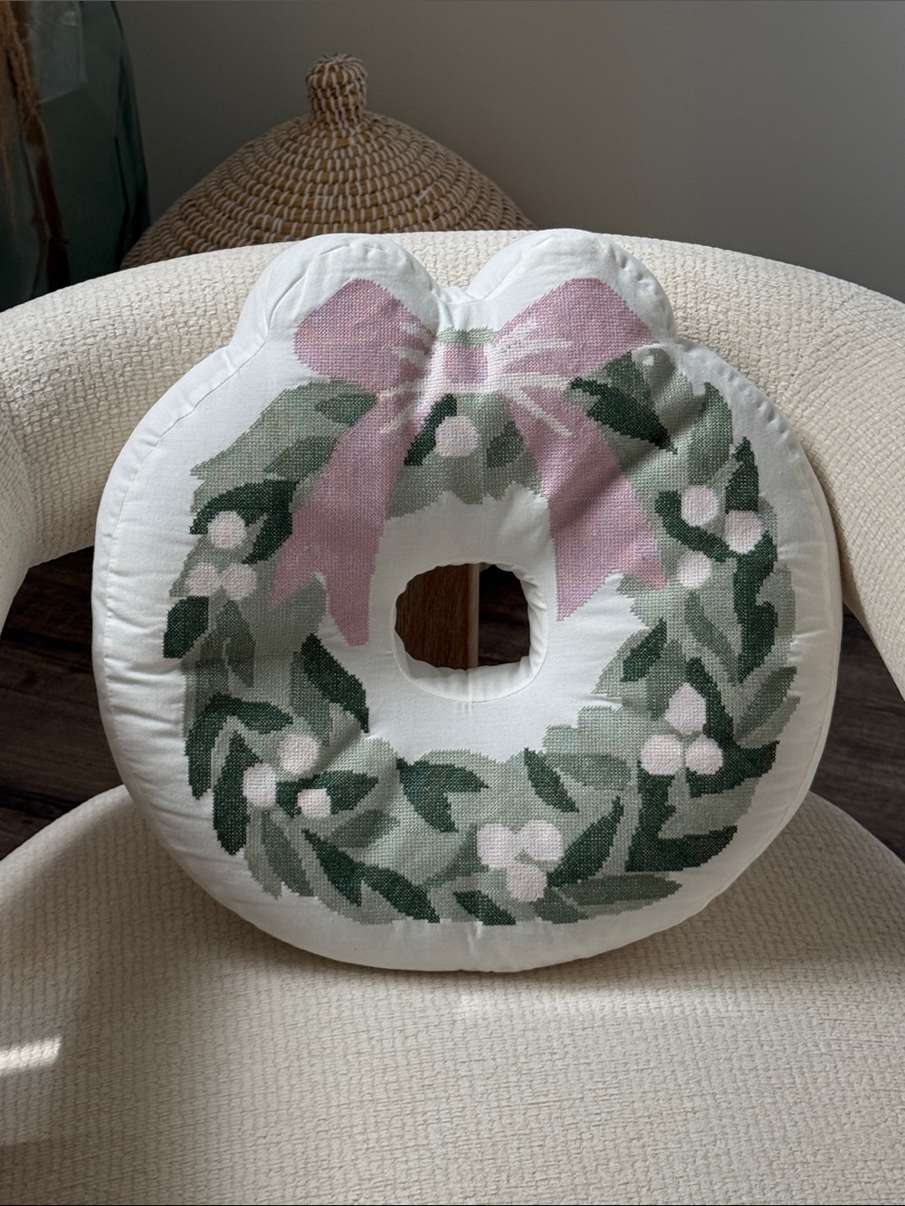 Pottery Barn Teen Holiday Wreath Throw Pillow with Pink Bow